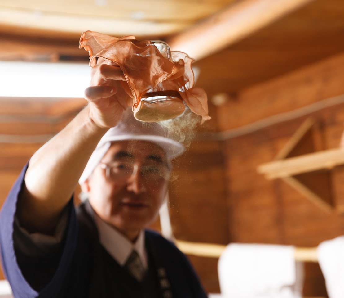 お題：A sake brewery where sake brewing and music resonate with each other